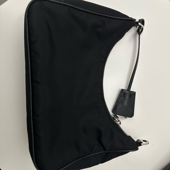 Prada Nylon Re-Edition 2025 Shoulder Bag Black - Like New! - Picture 11 of 12